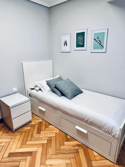 Apartamento En El Centro De Vigo 2 Habitaciones ภายนอก รูปภาพ